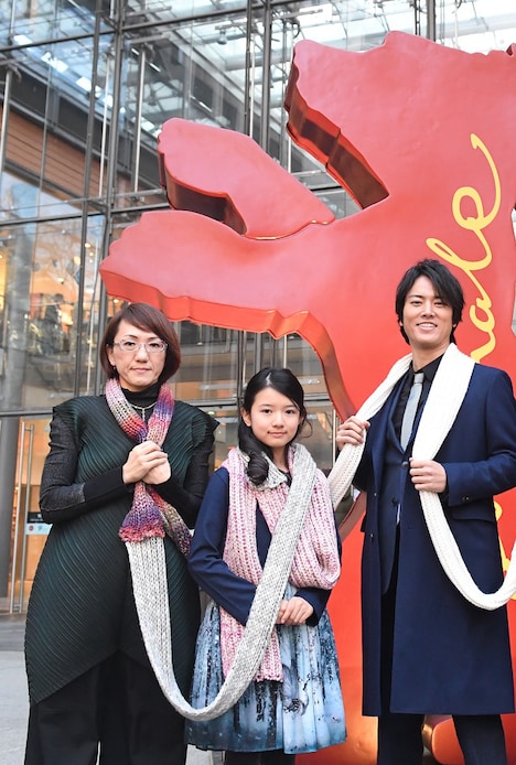 左から荻上直子、柿原りんか、桐谷健太。