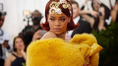 「メットガラ ドレスをまとった美術館」