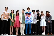 Vシネマ「ゴーストRE:BIRTH 仮面ライダースペクター」完成披露上映イベントの様子。左から柳喬之、大沢ひかる、工藤美桜、磯村勇斗、山本涼介、西銘駿、ジェームス小野田、マーシュ彩、上堀内佳寿也。