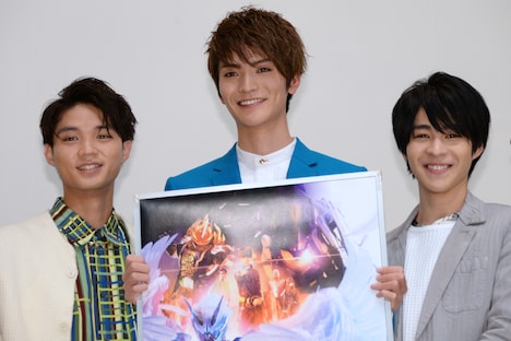 左から磯村勇斗、山本涼介、西銘駿。