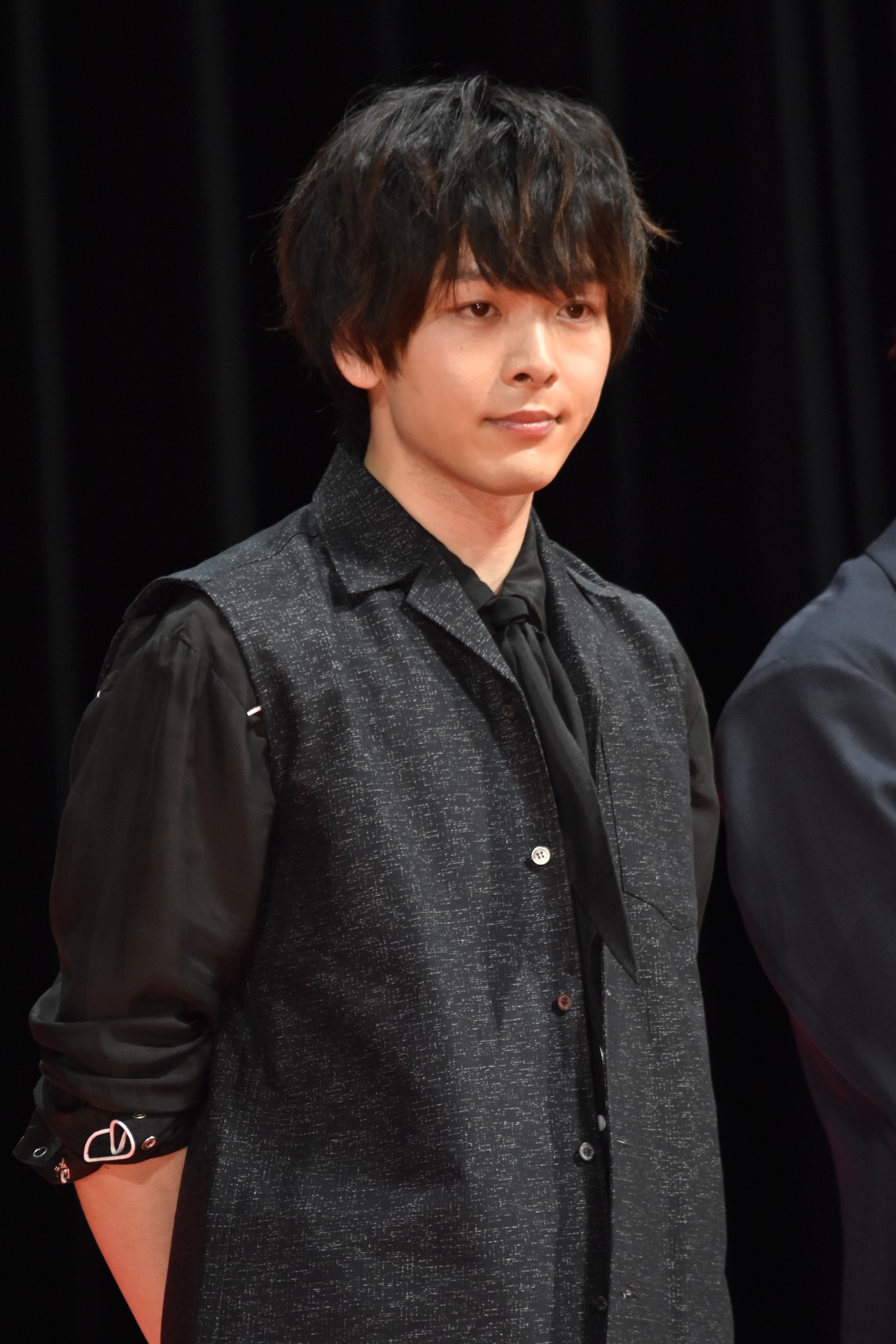 中村倫也
