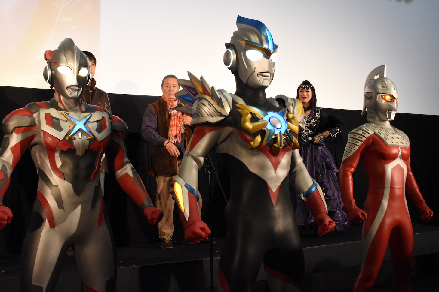 「劇場版 ウルトラマンオーブ 絆の力、おかりします！」完成披露舞台挨拶の様子。