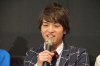 オーディオコメンタリー中の中村優一。