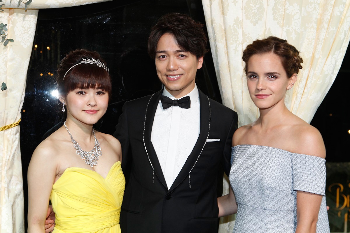 左から昆夏美、山崎育三郎、エマ・ワトソン。