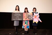 「デジモンアドベンチャー tri. 第4章『喪失』」の初日舞台挨拶。左から甲斐田裕子、三森すずこ、重松花鳥。
