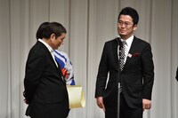 急遽登壇した「湯を沸かすほどの熱い愛」監督の中野量太（右）。