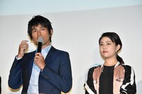 左から江口洋介、高畑充希。