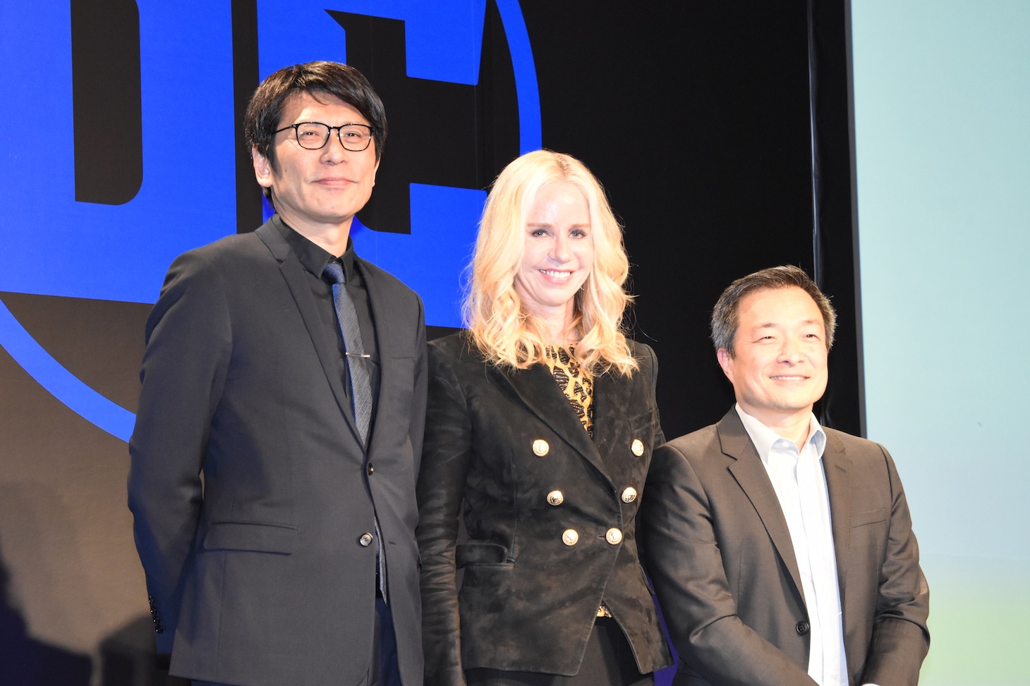 左から高橋雅美（ワーナー ブラザース ジャパン合同会社の社長兼日本代表）、ダイアン・ネルソン（DCエンタテインメント社長）、ジム・リー（DCエンタテインメント発行人）。