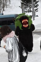 サービス精神旺盛なメロン熊。