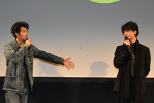 左から村上淳、齊藤工（斎藤工）。