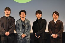 左から小川弾、村上淳、齊藤工（斎藤工）、はしもとこうじ。