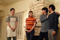 「ニコイチです」という紹介で登場した山本浩司（中央右）と松浦祐也（一番右）。