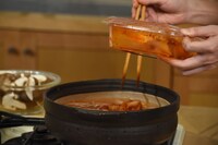調理中のチゲ鍋。