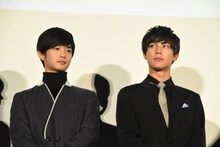 左から千葉雄大、中川大志。