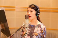 「いつまた、君と ～何日君再来～」の主題歌「何日君再来」を歌う高畑充希。