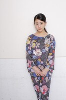 「いつまた、君と ～何日君再来～」の主題歌「何日君再来」を歌う高畑充希。