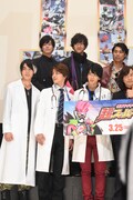 「仮面ライダー×スーパー戦隊 超スーパーヒーロー大戦」完成披露舞台挨拶の様子。