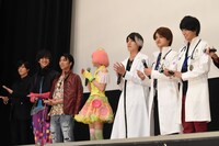 「仮面ライダー×スーパー戦隊 超スーパーヒーロー大戦」完成披露舞台挨拶の様子。