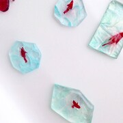 「そうして私たちはプールに金魚を、」グッズのピアス。