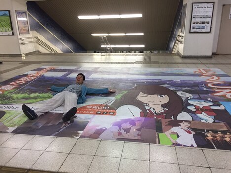 児島駅を訪れた前野朋哉。