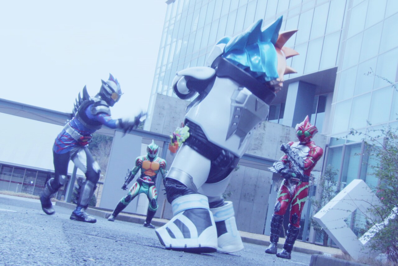 super_superhero_201703_02.jpg?