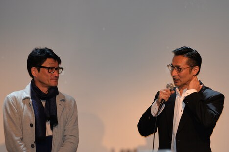 左から小沢和義、山口祥行。