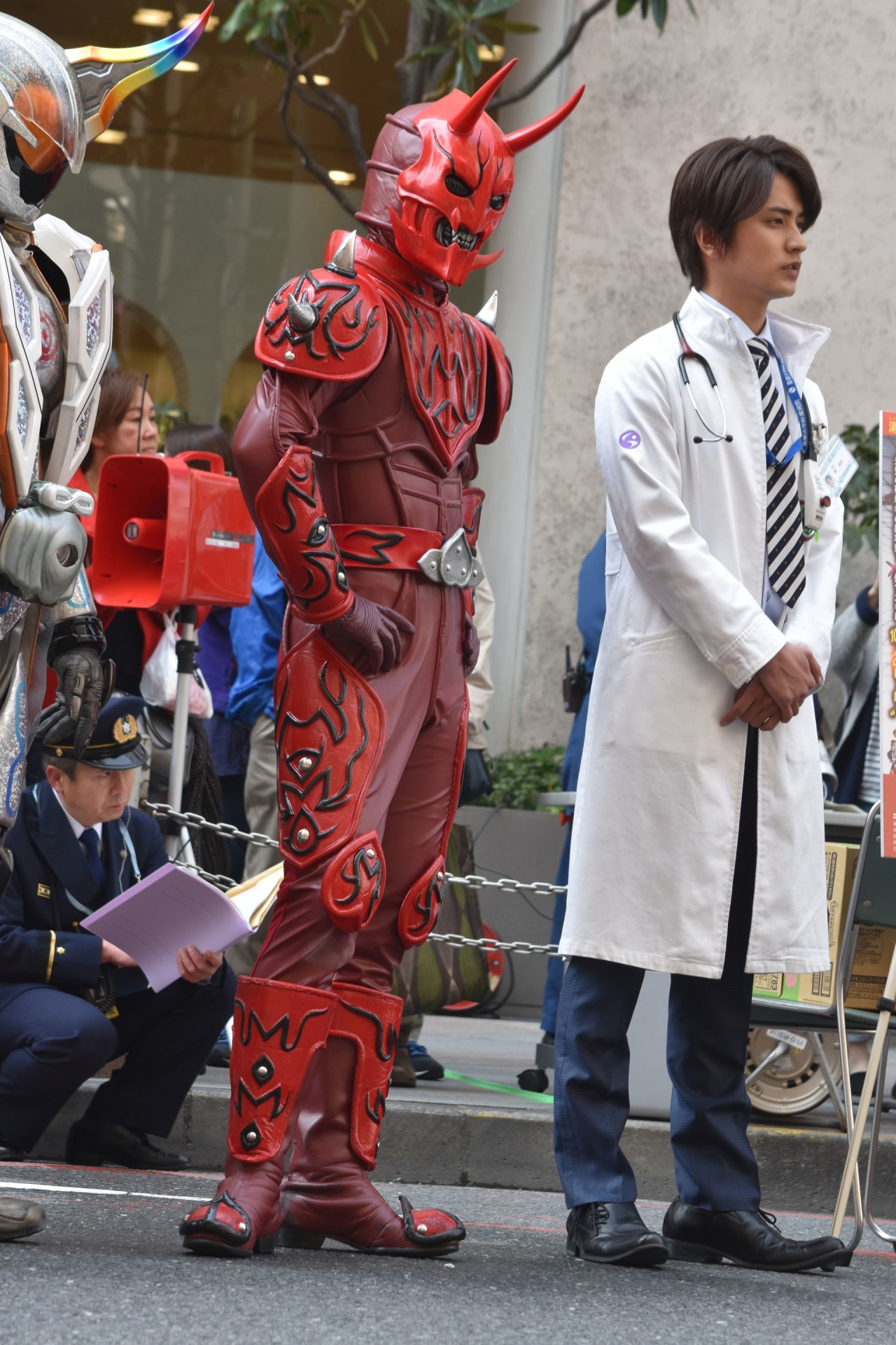 モモタロス（中央） - 仮面ライダー＆スーパー戦隊、新宿に参上！「超