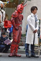 モモタロス（中央）