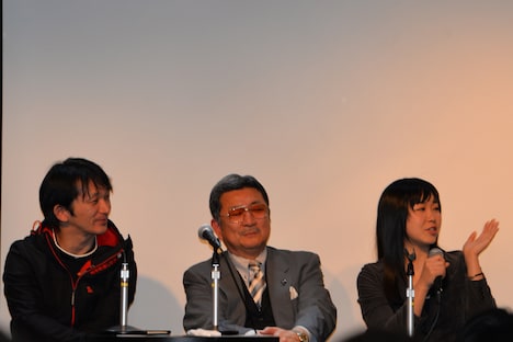 左から谷垣健治、高瀬将嗣、大島遥。