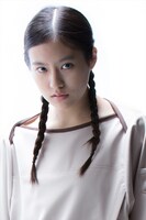 「散歩する侵略者」で立花あきらを演じる恒松祐里。