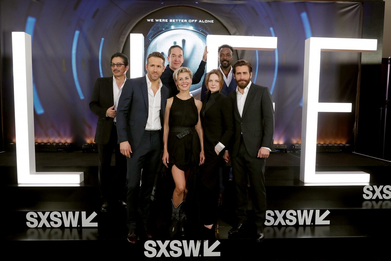 「ライフ」真田広之、J・ギレンホールやR・レイノルズと“地球”での再会喜ぶ