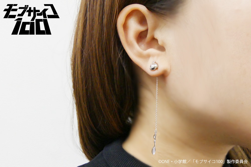 ピアスの着用例。
