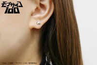 ピアスの着用例。