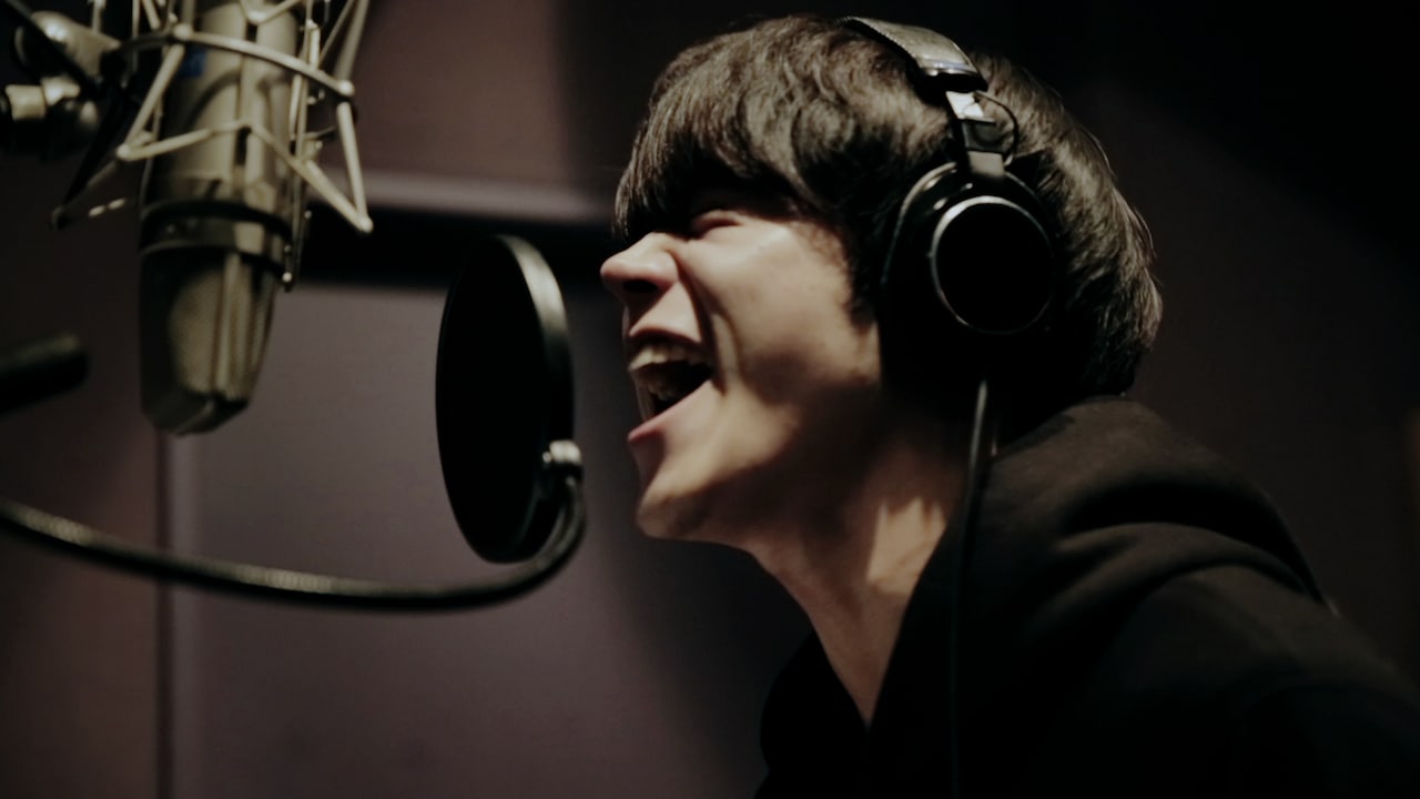 菅田将暉がauのCMソングでソロCDデビュー、MVでスクランブル交差点ジャック