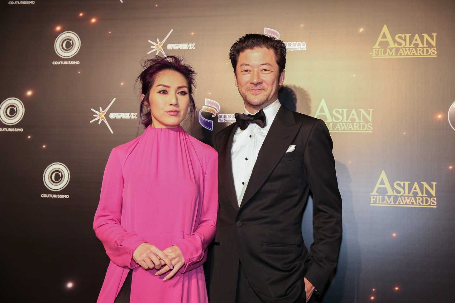 左から歌手のミリアム・ヨン、浅野忠信。