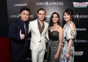 「パワーレンジャー」ワールドプレミアの様子。左から勝地涼、デイカー・モンゴメリー、ナオミ・スコット、広瀬アリス。