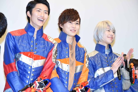 左から岐洲匠、岸洋佑、山崎大輝。