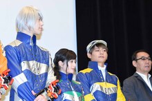 左から山崎大輝、大久保桜子、榊原徹士、金田治。