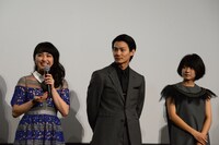 左から平祐奈、野村周平、黒島結菜。