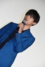 自身の友達について聞かれ、地元の友人の大切さを語る吉沢亮。