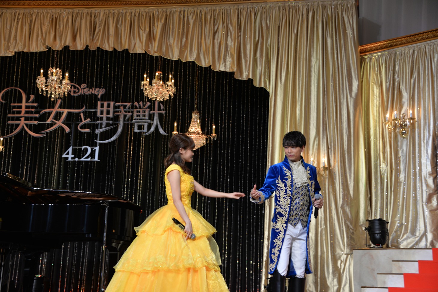 昆夏美（左）と山崎育三郎（右）。