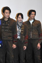 左から俊藤光利、宮原華音、田邊和也。