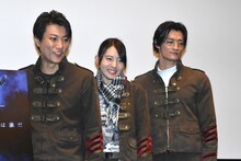 左から俊藤光利、宮原華音、田邊和也。