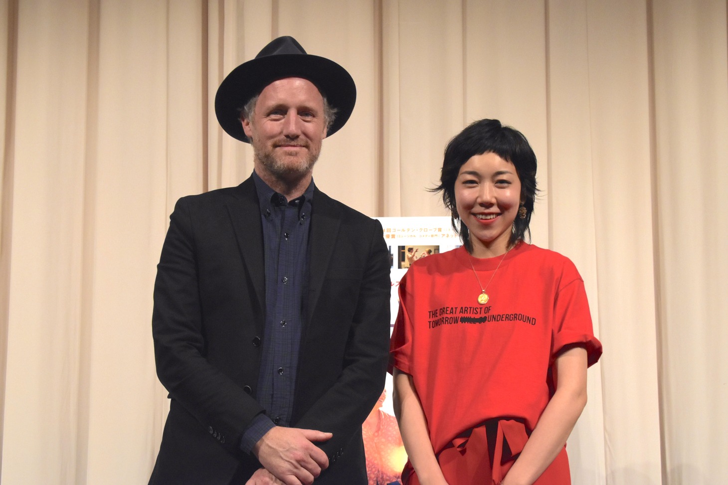 「20センチュリー・ウーマン」トークイベントの様子。左からマイク・ミルズ、安藤桃子。
