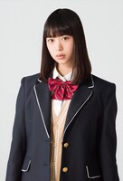 「恋と嘘」より、仁坂葵役の森川葵。