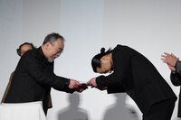 「たたら侍」完成披露上映会の様子。