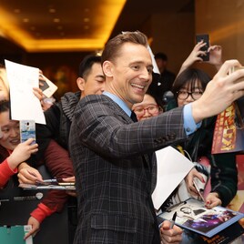 トム・ヒドルストンが世界各国で神対応!「キングコング」イベント写真一挙公開