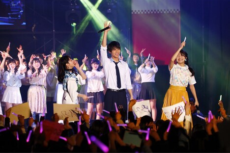 「ReLIFE リライフ」シンデレラフェスvol.4コラボステージの様子。