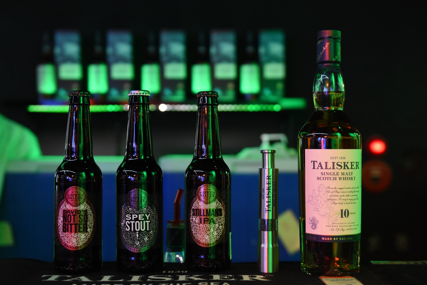 「T2 BAR ～T2 Trainspotting Exhibition & BAR～」で販売されるお酒。