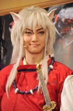 犬夜叉役の喜矢武豊（ゴールデンボンバー）。